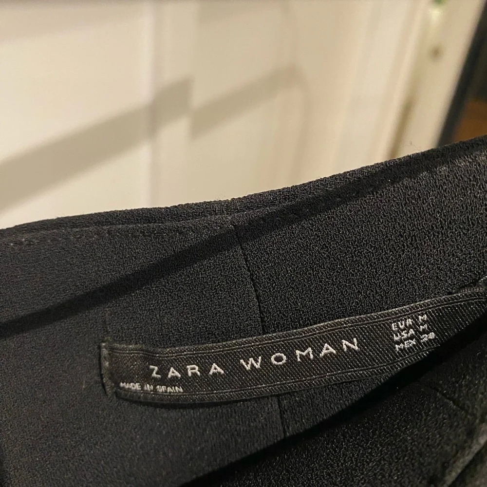 Zara Ruffle Skort size medium - Picture 3 of 3